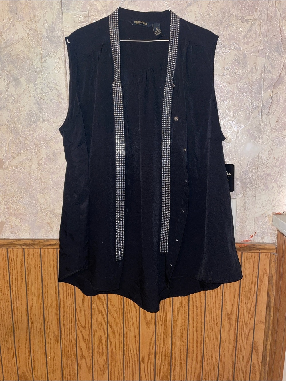 Fancy black & silver bling millennium sleeveless top. (3X)(nwt)